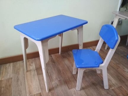 Новые столы и стулья