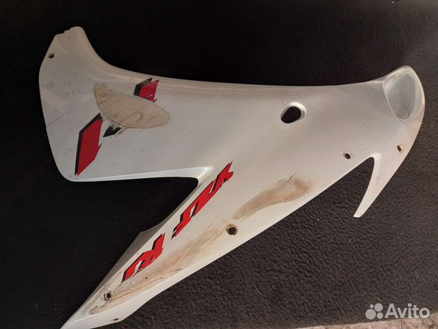 Пластик боковой левый Yamaha YZF R1 04