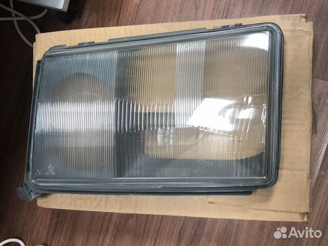 Стекло фары Mercedes W124 (С рамкой) правое