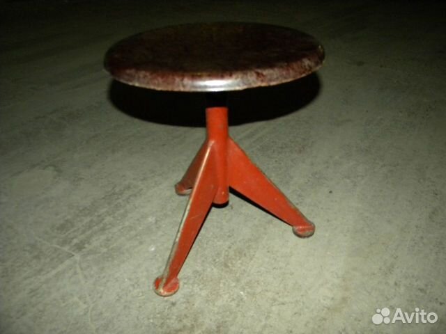 Стул для пианино винтовой