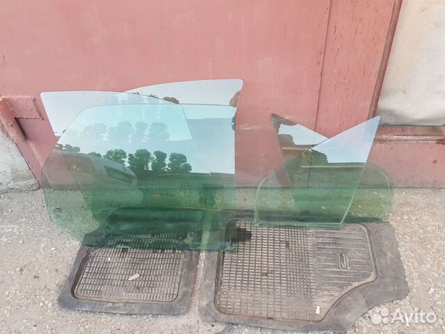 Стекло двери Renault scenic