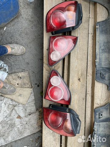 Задние фонари на Lexus rx 300