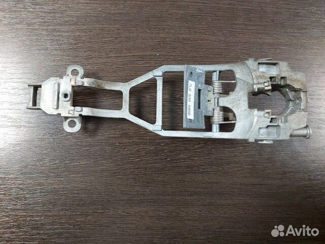 Ответная часть ручки двери задняя правая