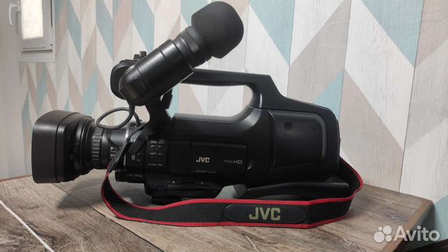 JVC gy-hm70e Большая-Профи видеокамера