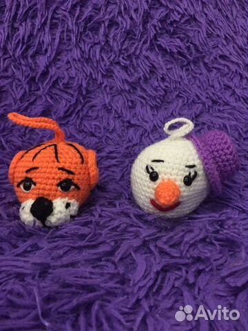 Вязаные новогодние игрушки Зайцы 2023