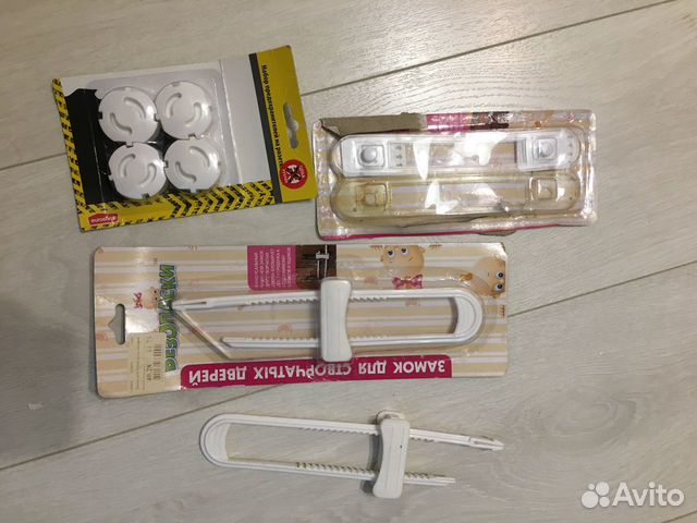 Замок защита от на дверцы и розетки