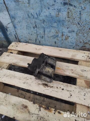 Суппорт правый renault logan,sandero,almera g15,ла