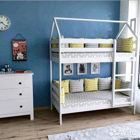 Двухъярусная кровать домик