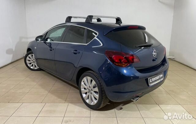 Opel Astra `2010