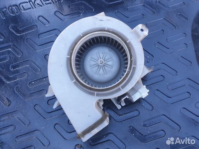 Вентилятор охлаждения батареи Lexus GS 450H Hibrid