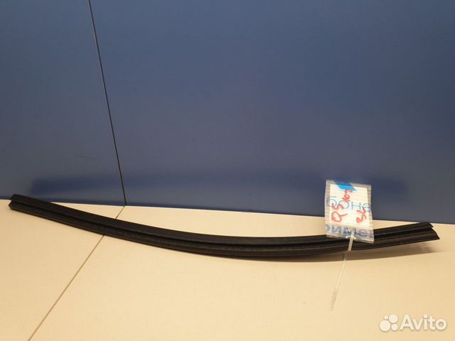 Накладка стекла задней левой двери Audi Q5 8R 2008