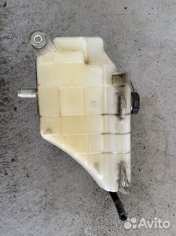 Расширительный бачок 4.5d Land Cruiser 200 1VD-FTV