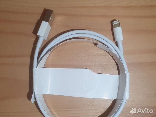 Кабель на iPhone