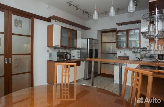 3-к квартира, 140 м², 6/8 эт.