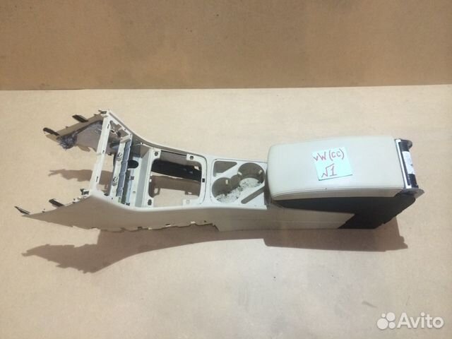 Консоль Volkswagen Passat CC