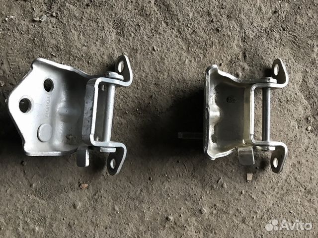 Lexus LX470 toyota LC100 петли крышки багажника Lexus LX470 toyota LC100 петли крышки багажника