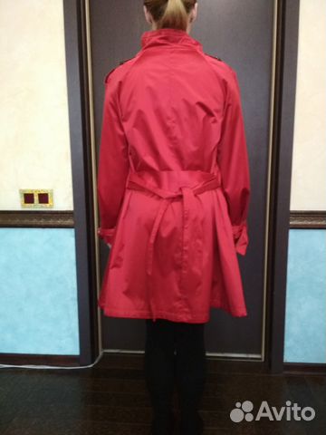 Ярко-красный весенний плащ zara Ярко-красный весенний плащ zara