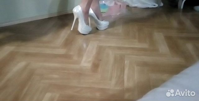 Туфли свадебные,вечерние,белые со стразами Туфли свадебные,вечерние,белые со стразами