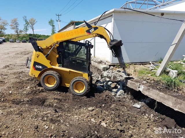 Услуги Мини-погрузчиков и Мини-экскаваторов Услуги Мини-погрузчиков и Мини-экскаваторов
