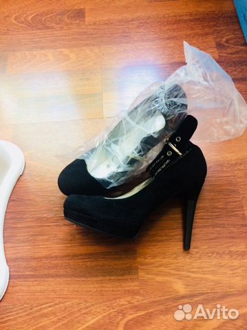 Туфли размер38, замшевые на высоком каблуке, новые