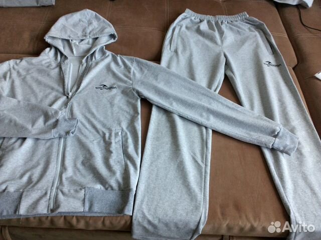Спортивный костюм Спортивный костюм