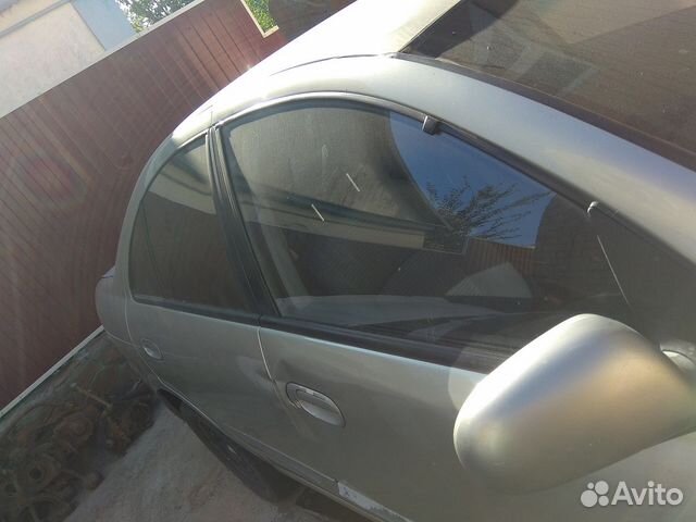 Стекла на Nissan Almera Classic B10