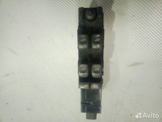 Блок управления стеклоподъемниками передний левый Блок управления стеклоподъемниками передний левый