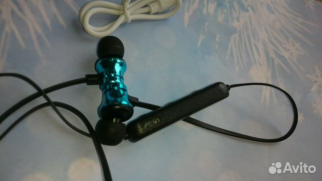 Спортивная bluetooth-гарнитура магнитная Спортивная bluetooth-гарнитура магнитная