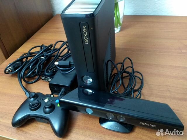 Xbox 360 + Kinect + 8 игр