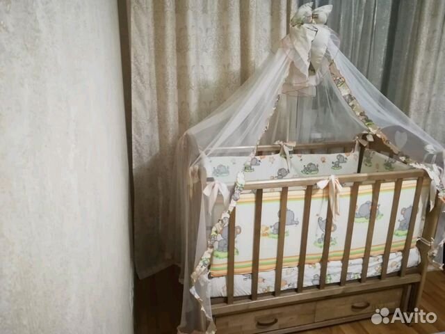 Детская кроватка с выдвижным ящиком и аксессуарами Детская кроватка с выдвижным ящиком и аксессуарами
