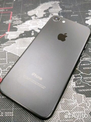 iPhone/7/128/Чёрный средний размер не плюс