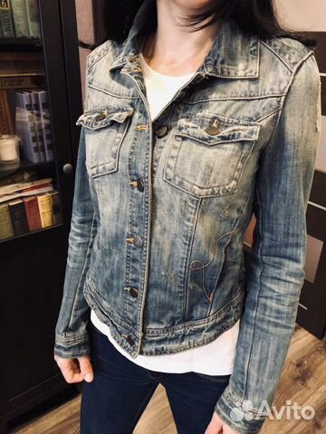 Продам стильную джинсовую куртку Продам стильную джинсовую куртку