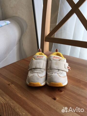 Детские кроссовки asics