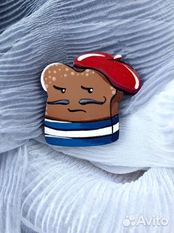 Брошь хлебец француз в берете