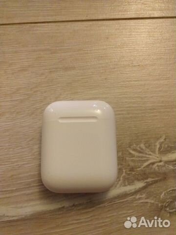 Зарядка/кейс для наушников Apple AirPods
