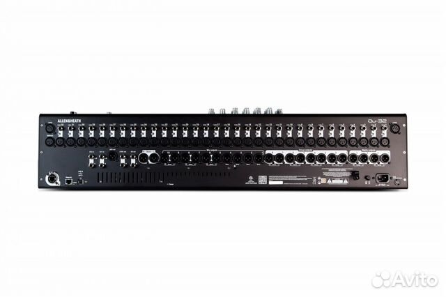 Цифровой микшер Allen & Heath QU-32c Цифровой микшер Allen & Heath QU-32c