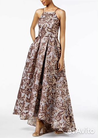 Золотое пышное платье в пол шлейфом как у звёзд S