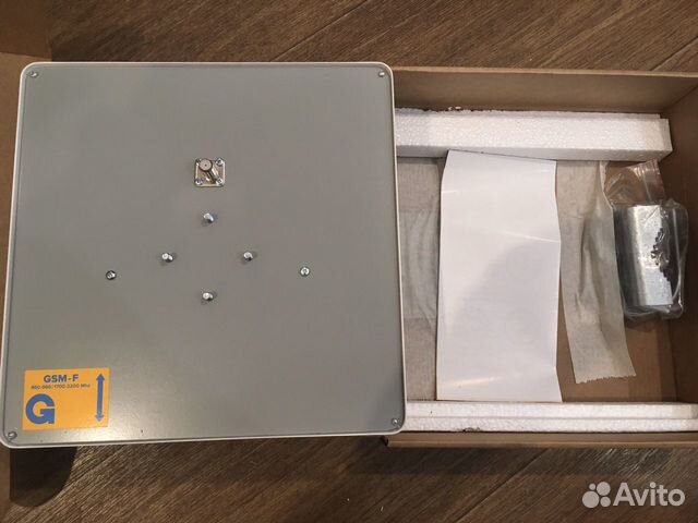 Панельная антенна GSM/3G/LTE 900-2200 мгц 15 дб F Панельная антенна GSM/3G/LTE 900-2200 мгц 15 дб F