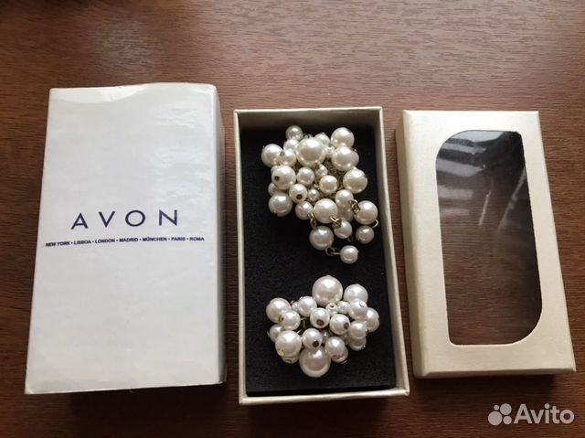 Набор Avon брошь и кольцо под жемчуг Набор Avon брошь и кольцо под жемчуг