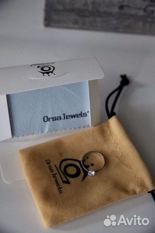 Кольцо с цирконом