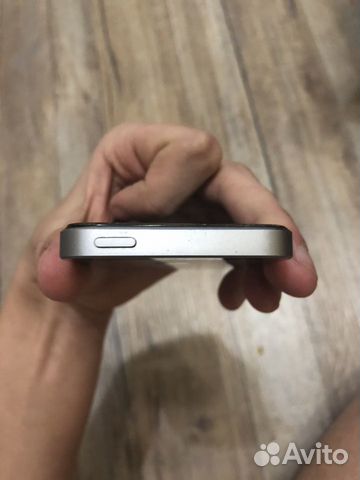 Телефон iPhone se 32G