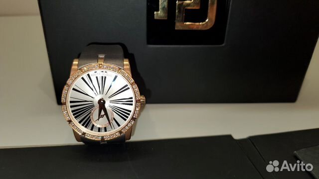 Часы Roger Dubuis Excalibur 36мм, золото, бриллиан