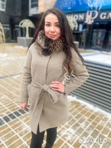 Пальто зимнее с мехом енота Пальто зимнее с мехом енота