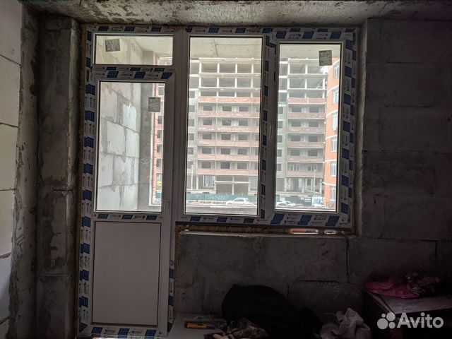 Дверь и окно