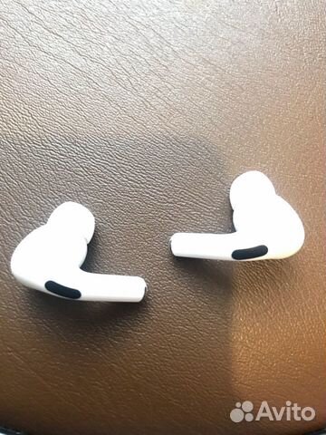 Наушники Airpods (левый и правый) Наушники Airpods (левый и правый)