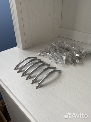 Мебельная ручка-скоба матовый металлик 96мм Мебельная ручка-скоба матовый металлик 96мм