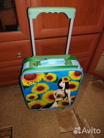 Продам детский чемодан