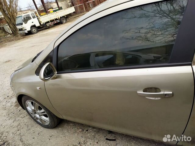 Opel Corsa D дверь левая