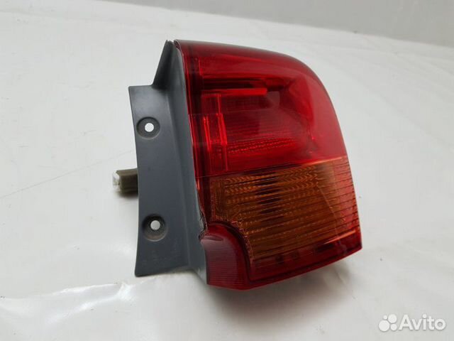 Фонарь правый Kia Rio 3 Фонарь правый Kia Rio 3