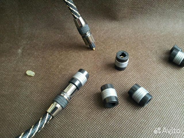 Соединитель оптических кабелей